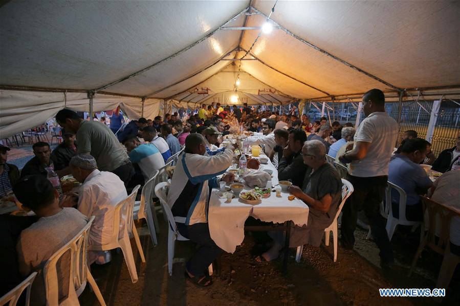 ALGERIA-ALGIERS-IFTAR-CHARITY