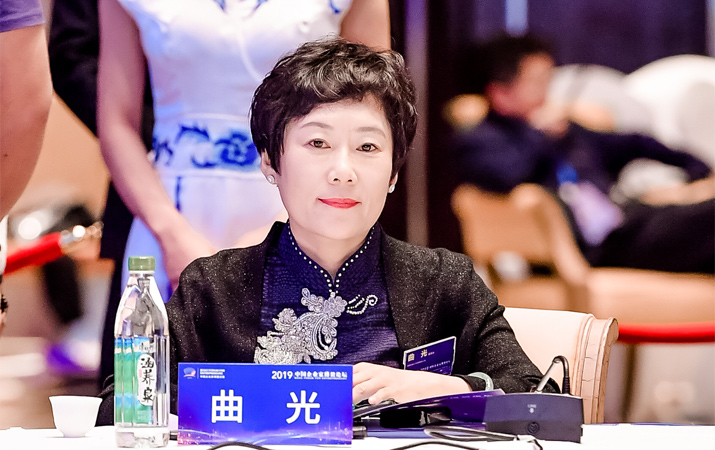 曲光：高效、成熟的私人銀行對國家和社會有積極的意義