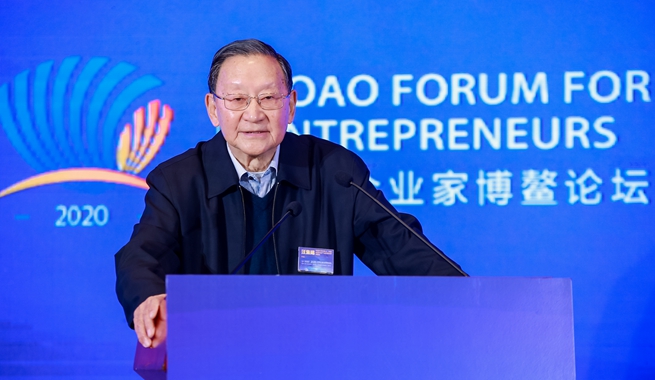 中國科學(xué)院院士，國際歐亞科學(xué)院院士，中國地源熱泵產(chǎn)業(yè)聯(lián)盟名譽理事長汪集暘演講