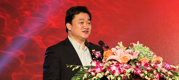 新華網(wǎng)董事長(zhǎng)、總裁田舒斌致開(kāi)幕詞