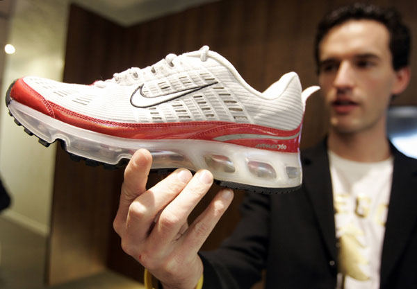 耐克回應&ldquo;氣墊門&rdquo;承諾全額退款 未提三倍賠償