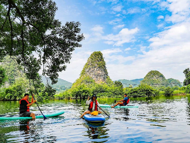追光丨房車(chē)、帳篷、太空艙&hellip;&hellip;你想要的露營(yíng)裝備這里都有