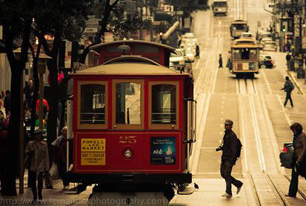 達(dá)沃斯為何罕見(jiàn)前呼后擁？