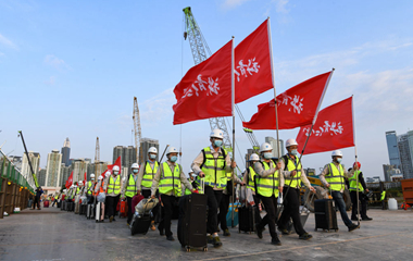 我在現(xiàn)場(chǎng)&middot;照片背后的故事｜援港60天，見(jiàn)證荒灘起方舟