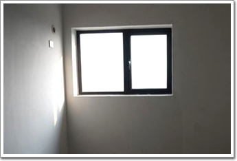 擎天半島窗戶縮水引不滿 開發(fā)商承認私自變更同意恢復(fù)