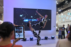 現(xiàn)場(chǎng)表演雜技