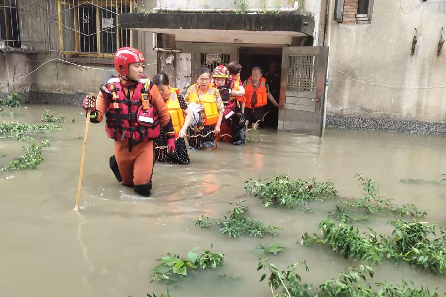 他們，為了誰？