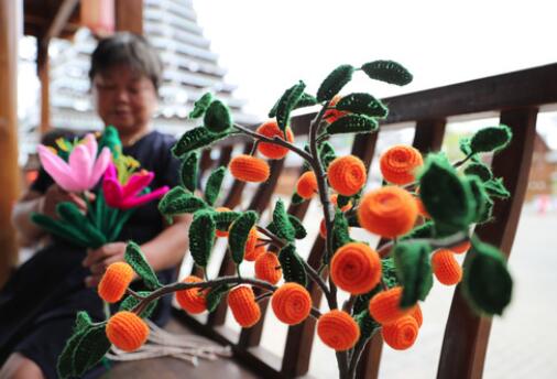 撐起防貧傘，擋住風(fēng)和雨