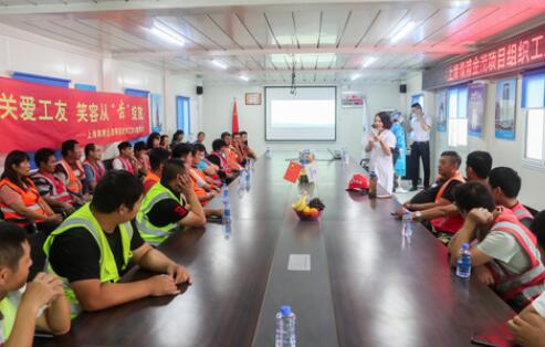 &ldquo;小病挺，大病拖&rdquo; 農(nóng)民工的健康保障如何破題？