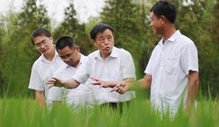 常熟市支塘鎮(zhèn)蔣巷村黨委書(shū)記常德盛：農(nóng)民得實(shí)惠是我最大享受