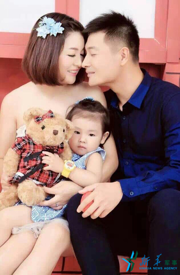 &uarr;資料圖片：張超一家三口合影。