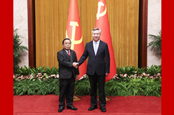 李希同老撾人革黨中央政治局委員、中央紀(jì)委書(shū)記、國(guó)家監(jiān)察總署署長(zhǎng)坎潘舉行會(huì)談