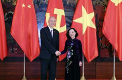 蔡奇同越共中央政治局委員、中央書(shū)記處常務(wù)書(shū)記張氏梅舉行會(huì)談