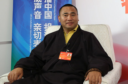 全國政協(xié)委員東寶仲巴&middot;呼圖克圖做客新華網、中國政府網兩會訪談