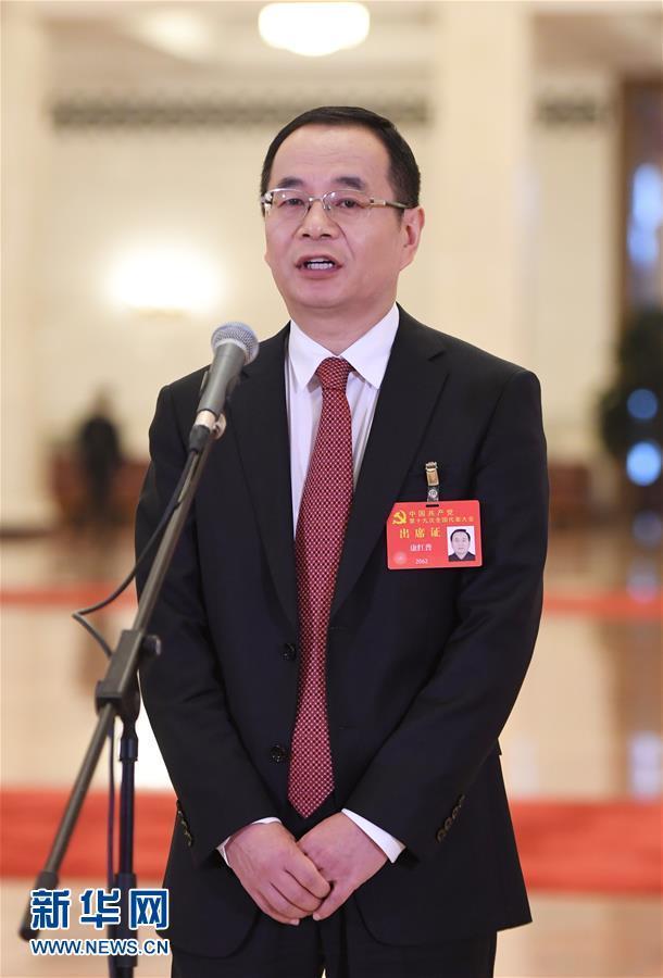 （十九大&middot;黨代表通道）（11）采訪黨代表