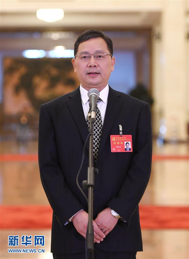 （十九大&middot;黨代表通道）（12）采訪(fǎng)黨代表