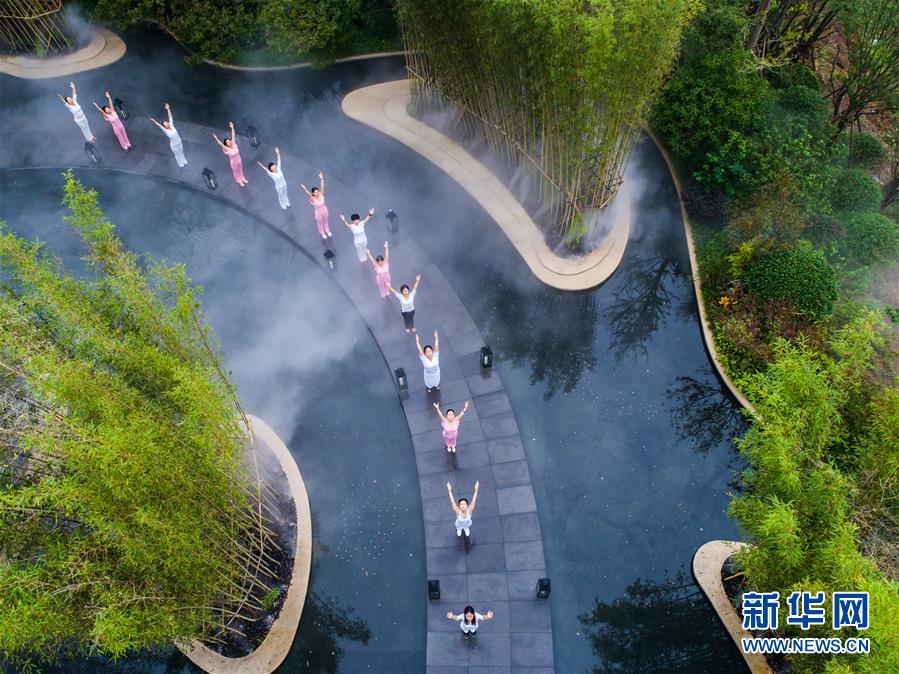 （十九大&middot;讀報告 話民生）（15）加快生態(tài)文明體制改革，建設(shè)美麗中國