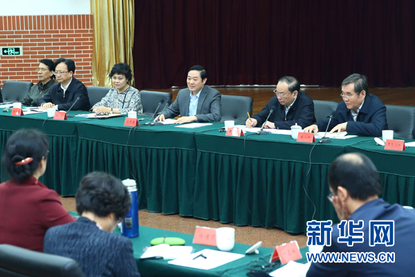 4月12日，中共中央政治局委員、中央書記處書記、中宣部部長劉奇葆在北京出席&ldquo;走向世界的中國兒童文學(xué)&rdquo;座談會(huì)并講話。 新華社記者丁海濤攝