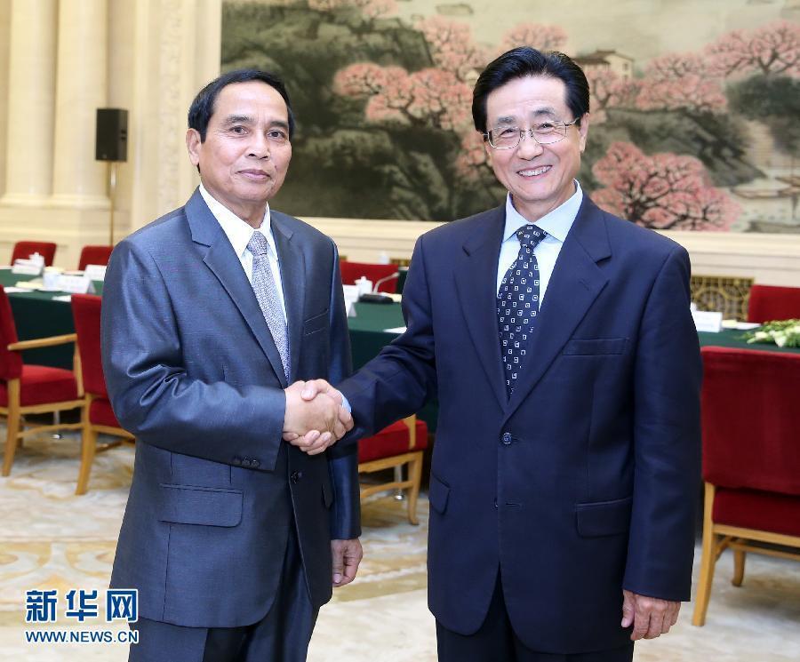 7月7日，中共中央書(shū)記處書(shū)記、中央紀(jì)委副書(shū)記趙洪祝在北京同老撾人民革命黨中央政治局委員、中央紀(jì)委書(shū)記、政府副總理本通率領(lǐng)的老撾人民革命黨代表團(tuán)舉行工作會(huì)談。新華社記者 姚大偉 攝 