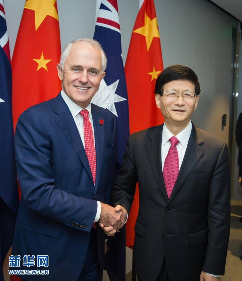4月21日，正在澳大利亞訪問(wèn)的中共中央政治局委員、中央政法委書(shū)記孟建柱（右）在悉尼會(huì)見(jiàn)澳總理特恩布爾。 新華社發(fā)（朱宏業(yè)攝） 