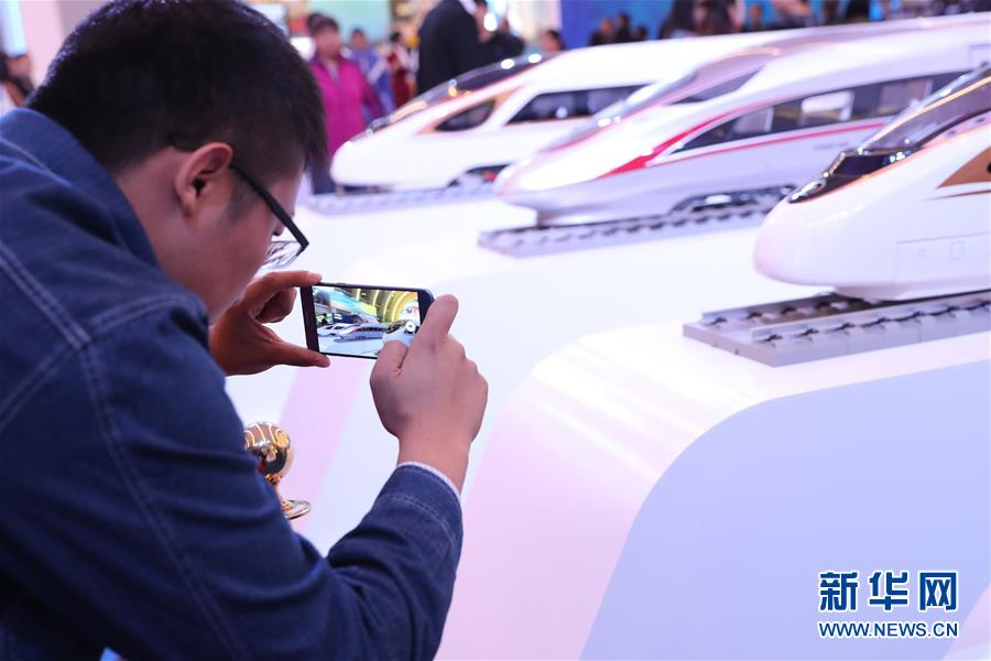 （十九大時光&middot;圖文互動）（2）向著夢想，奮進！&mdash;&mdash;來自&ldquo;砥礪奮進的五年&rdquo;大型成就展現(xiàn)場的報道 