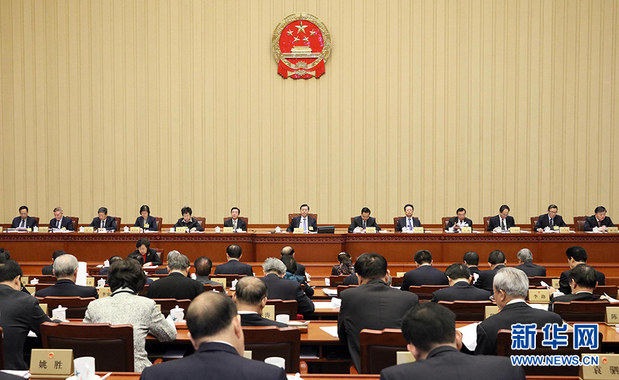 12月23日，十二屆全國人大常委會第三十一次會議在北京人民大會堂舉行第二次全體會議。張德江委員長出席。 新華社記者劉衛(wèi)兵攝