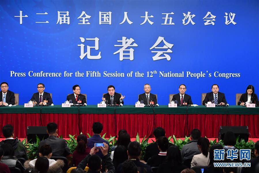 （兩會(huì)）（1）全國人大教科文衛(wèi)委主任委員柳斌杰等就&ldquo;人大監(jiān)督工作&rdquo;答記者問