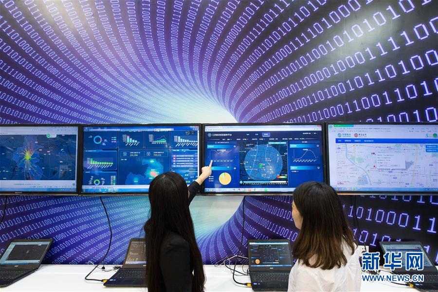 （新華全媒頭條&middot;圖文互動(dòng)）（10）開啟新征程　譜寫新史詩&mdash;&mdash;以習(xí)近平同志為核心的黨中央引領(lǐng)中國(guó)特色社會(huì)主義進(jìn)入新時(shí)代