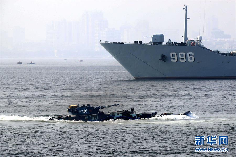 （新華全媒頭條&middot;圖文互動）（7）備戰(zhàn)踏上新起點，練兵展現(xiàn)新氣象&mdash;&mdash;2018中國軍隊新年開訓全景大掃描