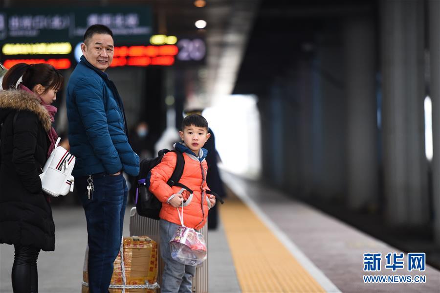 （關(guān)注春運）（6）春運中的&ldquo;萌寶寶&rdquo;