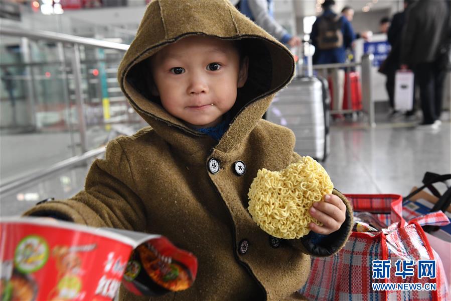 （關(guān)注春運）（14）春運中的&ldquo;萌寶寶&rdquo;