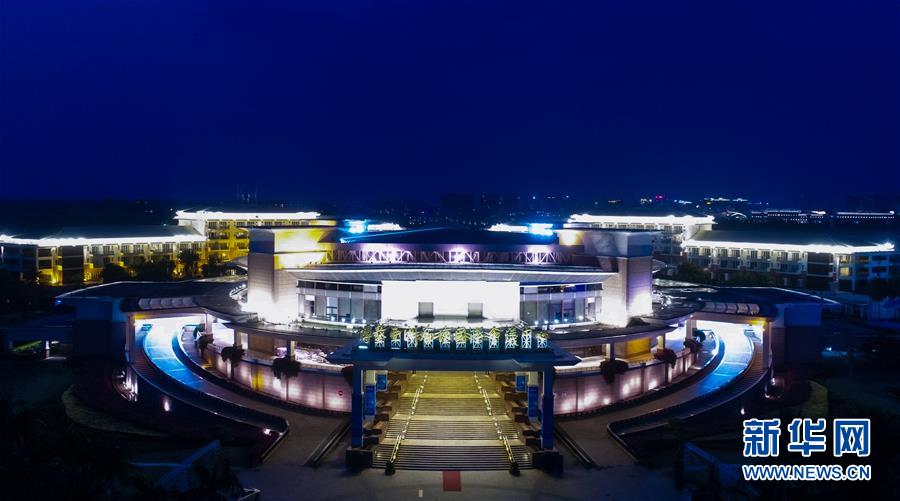 （新華全媒頭條&middot;潮起海之南&middot;圖文互動）（10）春潮拍岸千帆進&mdash;&mdash;海南特區(qū)改革開放30年紀實