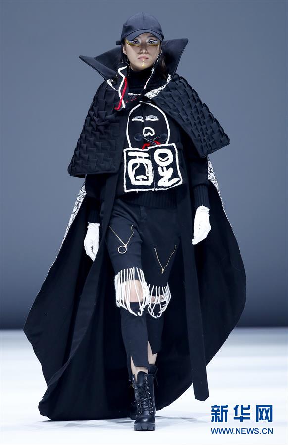 （文化）（5）河北美術(shù)學院服裝學院在京舉行時裝發(fā)布會