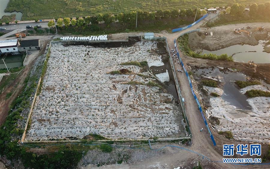 （新華視點(diǎn)&middot;圖文互動(dòng)）（1）中央督察兩年有的絲毫未改，有的不減反增&mdash;&mdash;江蘇泰興數(shù)萬噸化工廢料和污泥堆放長江邊調(diào)查