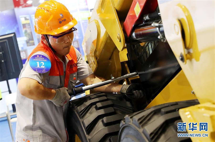 （新華全媒頭條&middot;圖文互動(dòng)）（8）上下合力，聚力破障，開辟&ldquo;大國工匠&rdquo;建設(shè)新格局