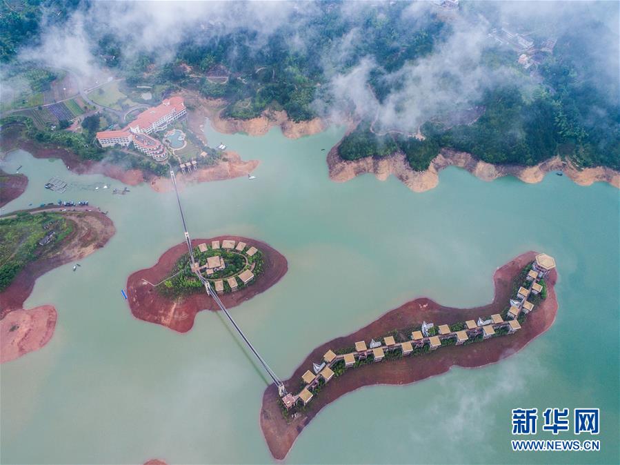 （大江奔流&mdash;&mdash;來(lái)自長(zhǎng)江經(jīng)濟(jì)帶的報(bào)道&middot;新華全媒頭條&middot;圖文互動(dòng)）（2）擘畫新時(shí)代中國(guó)發(fā)展新坐標(biāo)&mdash;&mdash;深入推動(dòng)長(zhǎng)江經(jīng)濟(jì)帶發(fā)展述評(píng)