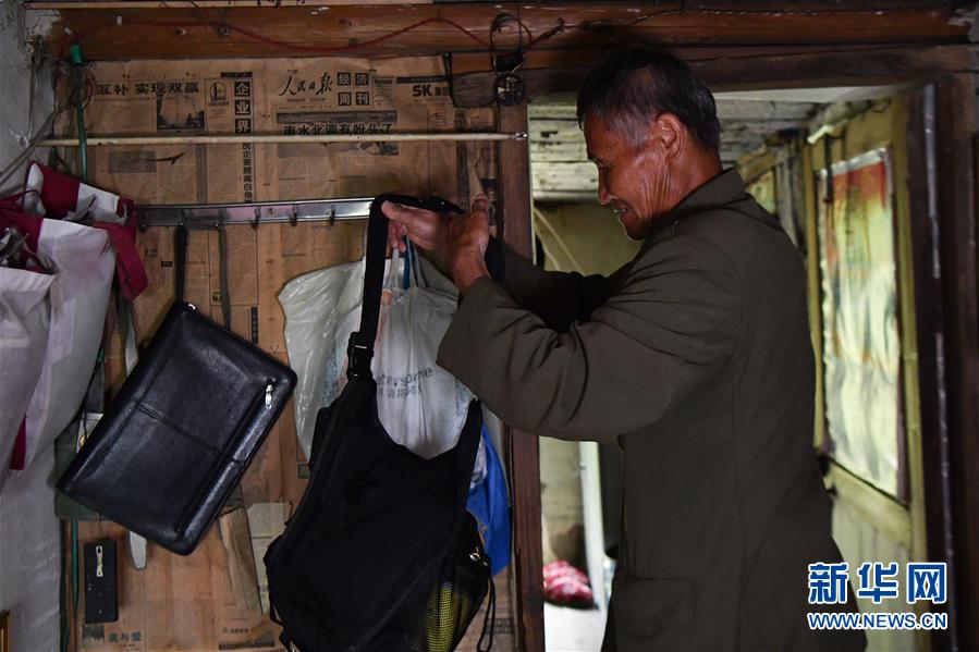 （新華全媒頭條&middot;圖文互動）（2）一個人，一座山&mdash;&mdash;劉真茂的生命守望