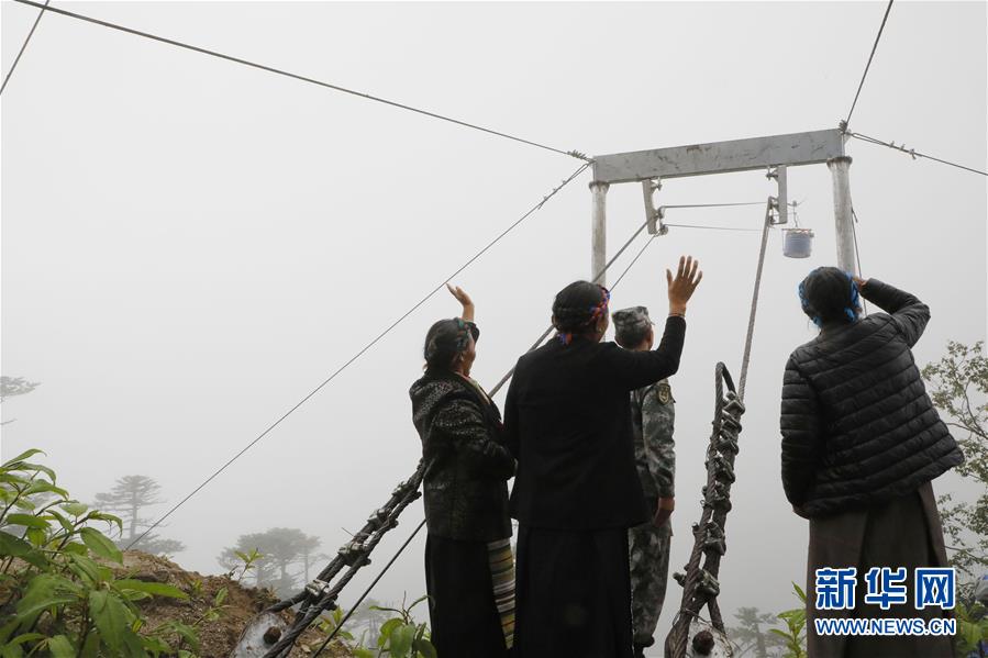 （圖文互動(dòng)）（6）特寫：&ldquo;八一&rdquo;禮物，飛向云端哨所