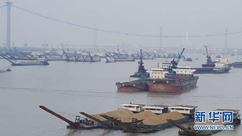 （大江奔流&mdash;&mdash;來(lái)自長(zhǎng)江經(jīng)濟(jì)帶的報(bào)道&middot;圖文互動(dòng)）（6）登岳陽(yáng)樓，又見(jiàn)&ldquo;浩浩湯湯&rdquo;