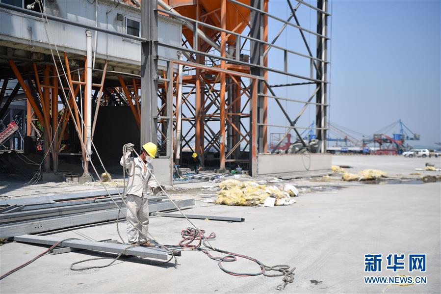 （大江奔流&mdash;&mdash;來自長江經(jīng)濟(jì)帶的報(bào)道&middot;新華全媒頭條&middot;圖文互動(dòng)）（8）打造經(jīng)濟(jì)高質(zhì)量發(fā)展的強(qiáng)勁引擎&mdash;&mdash;深入推動(dòng)長江經(jīng)濟(jì)帶發(fā)展述評(píng)