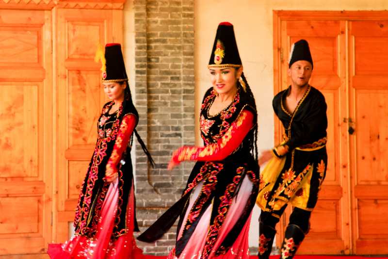 【新時(shí)代幸福美麗新邊疆】去伊犁喀贊其拜訪&ldquo;生活在宮殿里的老百姓&rdquo;