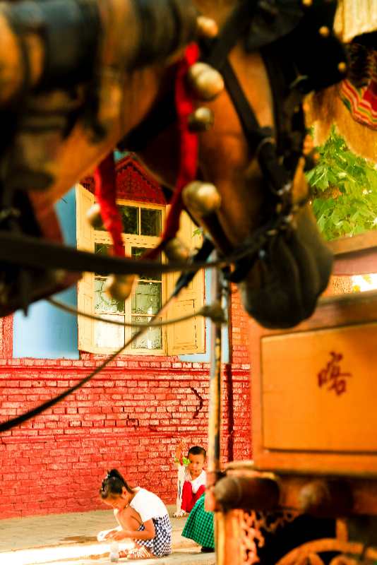 【新時(shí)代幸福美麗新邊疆】去伊犁喀贊其拜訪&ldquo;生活在宮殿里的老百姓&rdquo;