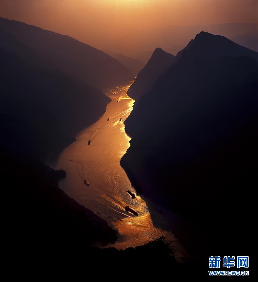 （百城百縣百企調(diào)研行&middot;圖文互動）（7）建設(shè)長江綠色走廊再譜新章&mdash;&mdash;長江三峽集團發(fā)展紀(jì)實