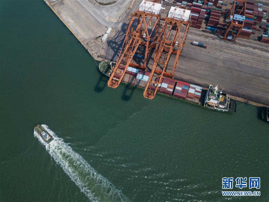 （新華全媒頭條&middot;圖文互動(dòng)）（輝煌60年&middot;壯美新廣西）（1）大開放引領(lǐng)歷史性跨越&mdash;&mdash;從壯鄉(xiāng)巨變看中國發(fā)展的力量