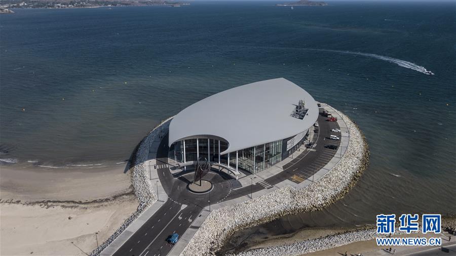 （新華全媒頭條&middot;圖文互動(dòng)）（2）特稿：深化周邊友好　共促亞太繁榮&mdash;&mdash;寫在習(xí)近平主席出席亞太經(jīng)合組織第二十六次領(lǐng)導(dǎo)人非正式會(huì)議，對(duì)巴布亞新幾內(nèi)亞、文萊和菲律賓進(jìn)行國(guó)事訪問(wèn)并在巴新同建交太平洋島國(guó)領(lǐng)導(dǎo)人會(huì)晤之際