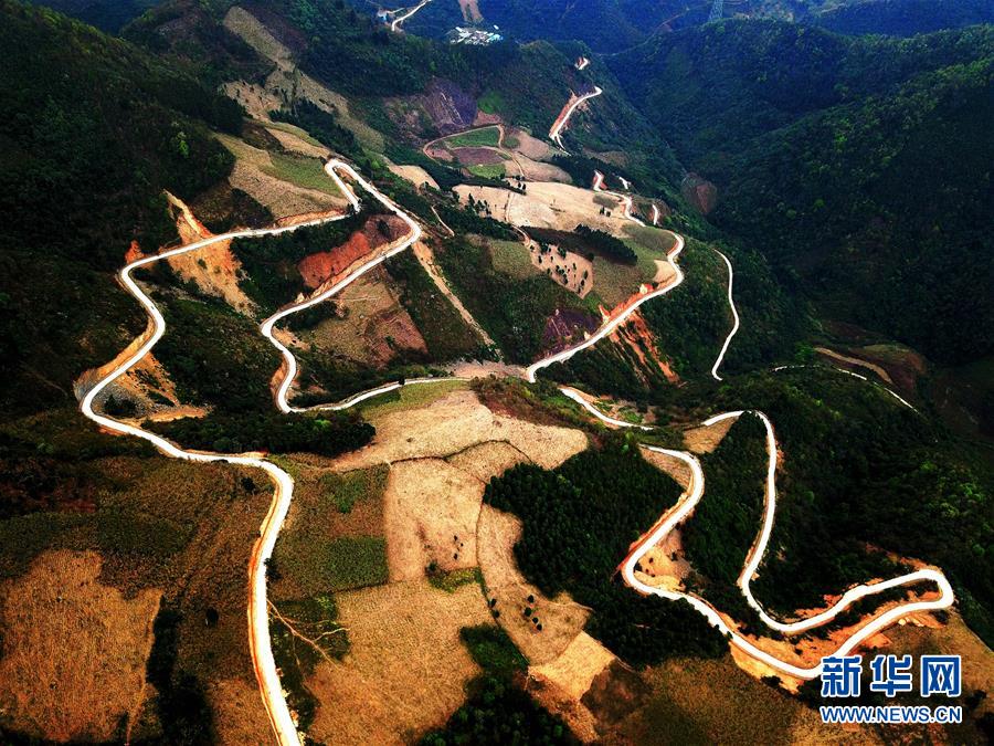 （輝煌60年&middot;壯美新廣西&middot;圖文互動）（7）從禿山到青山的蝶變&mdash;&mdash;廣西石漠化治理10年再現(xiàn)發(fā)展生機(jī)