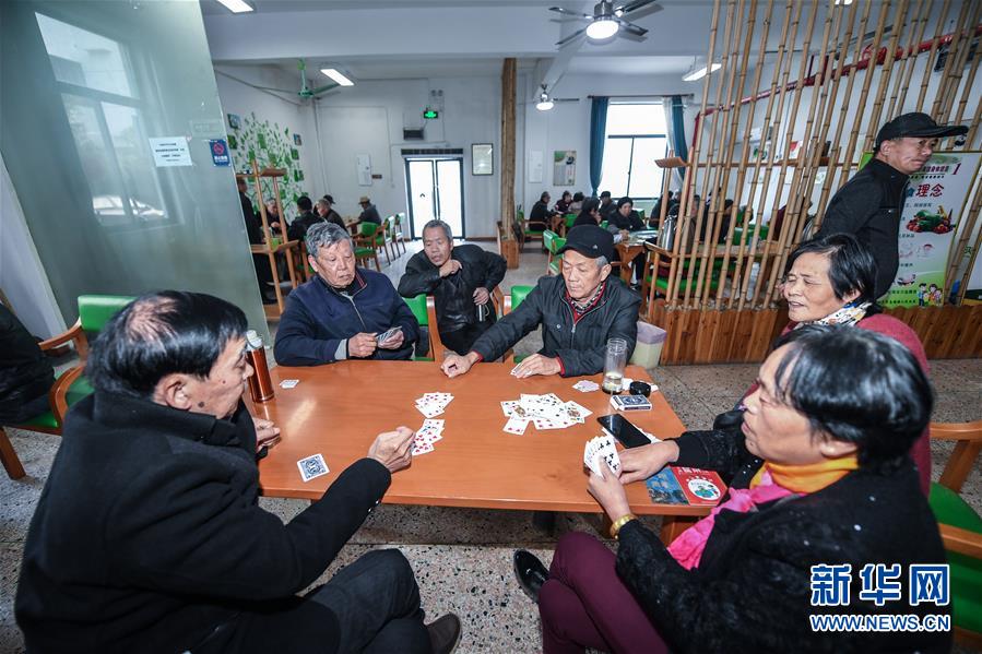 （慶祝改革開(kāi)放40周年基層行&middot;鄉(xiāng)鎮(zhèn)篇&middot;圖文互動(dòng)）（9）烏鎮(zhèn)40年：根里的靜與脈中的動(dòng)