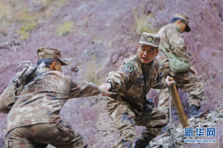 （向奉獻(xiàn)者致敬&middot;圖文互動(dòng)）（2）情注一纜通滇藏&mdash;&mdash;記某信息通信基地四營五連連長翁春芳