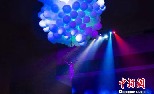 圖為燈光節(jié)現(xiàn)場。寧波文化廣場供圖