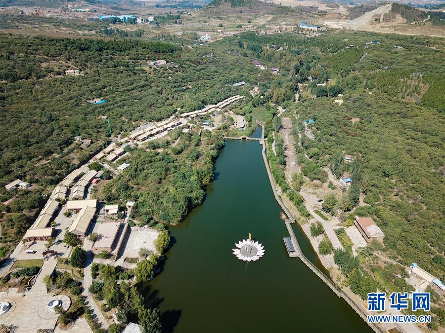 （新華全媒頭條&middot;圖文互動(dòng)）（10）領(lǐng)航！向著高質(zhì)量發(fā)展堅(jiān)定前行&mdash;&mdash;以習(xí)近平同志為核心的黨中央引領(lǐng)中國(guó)經(jīng)濟(jì)發(fā)展述評(píng)